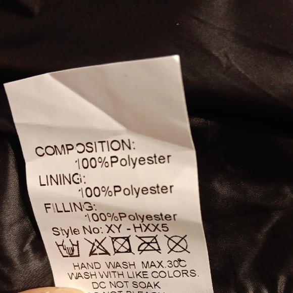 NEW! Women's Black Puffer Vest - Picture 6 of 8